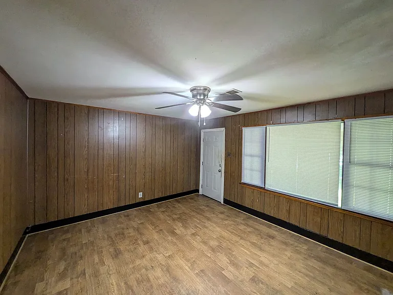 1694 Douglas St — Photo 3