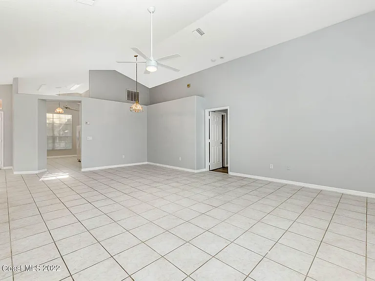 2187 Hedgerow Dr — Photo 14