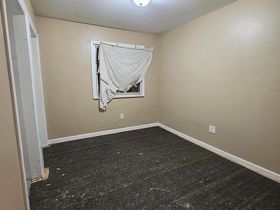 5th image of 15140 Beaverland St