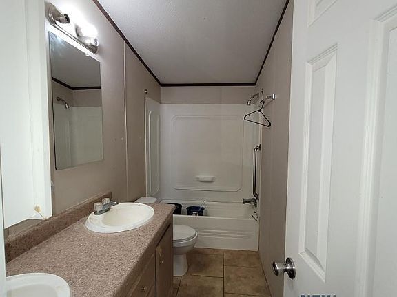 2nd image of 413 Stephens St