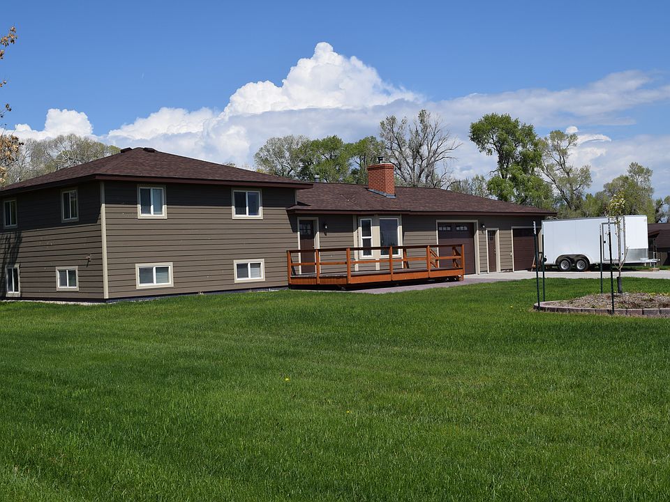 1st image of 105 Deerfield Ln