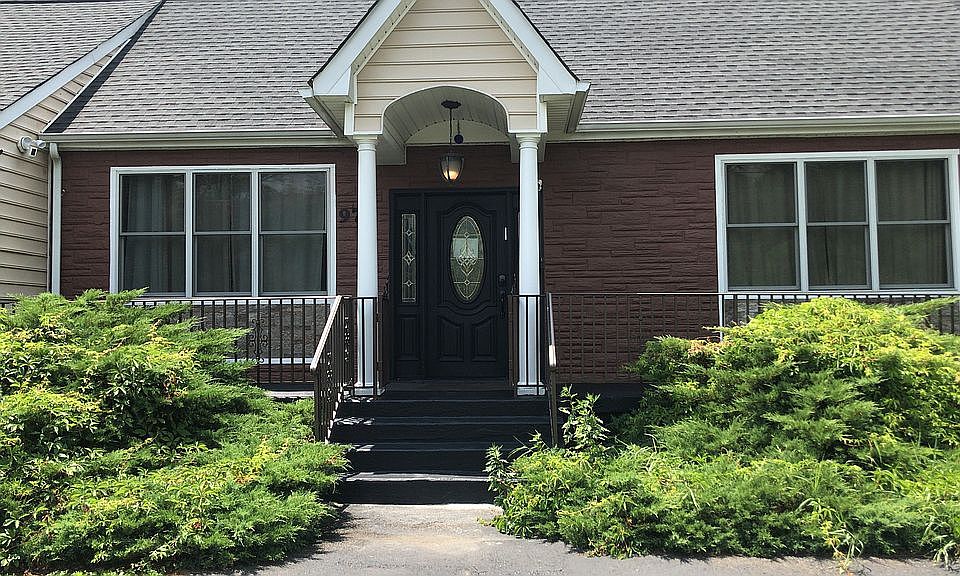2nd image of 97 Millhurst Rd
