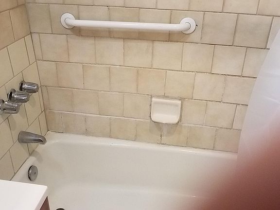 2nd image of 5843 Bonsallo Ave