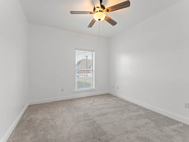 5111 Queens Carriage St — Photo 9