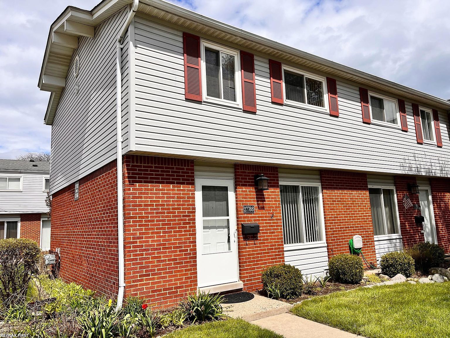 27766 Eastwick Sq, Roseville, MI 48066 Zillow