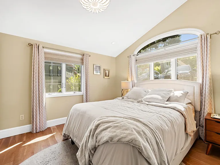 31 Colony Rd — Photo 14