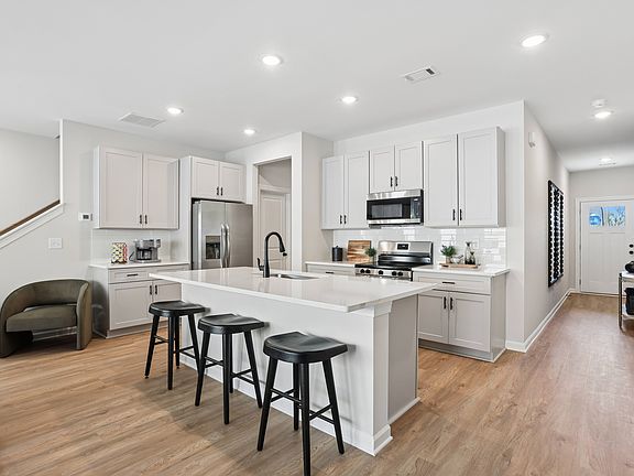 5th image of 5539 Brightside Ave #5904