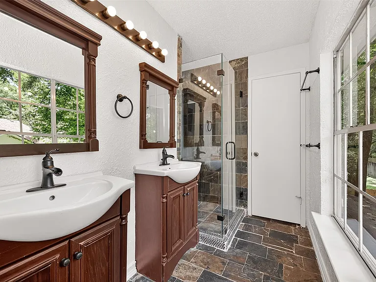 42 Rockridge Dr — Photo 22