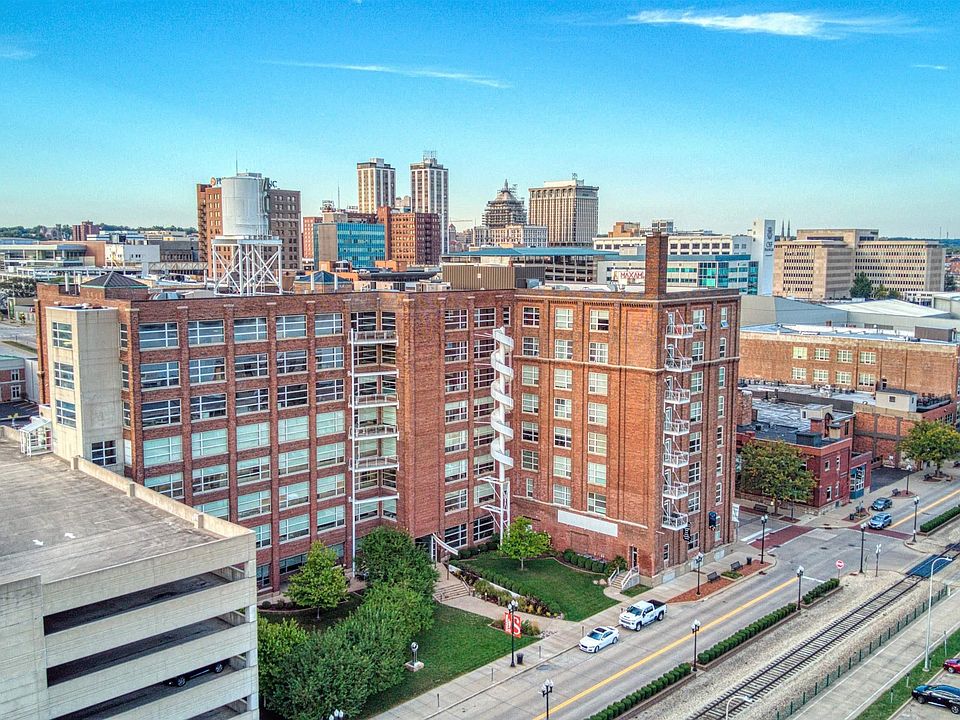 401 SW Water St UNIT 404, Peoria, IL 61602 | Zillow