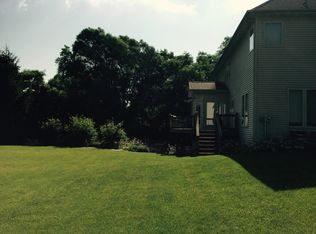 20138 Shaker Lake Rd, Bloomington, IL 61705