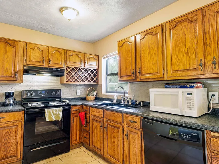 2843 Shady Oak Ln — Photo 31