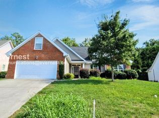 5555 Crooked Creek Dr, Ooltewah, TN 37363