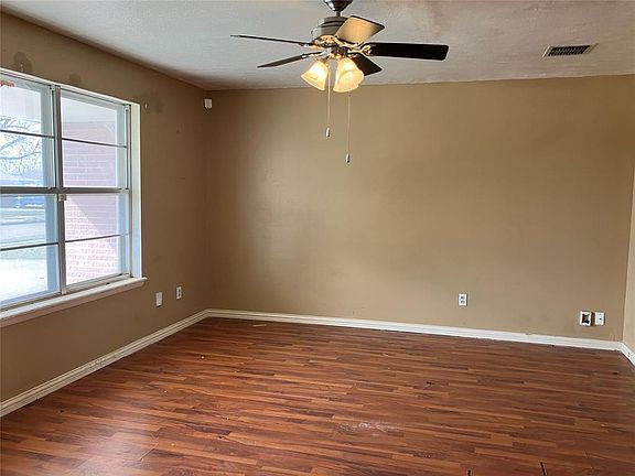 4th image of 3220 Hilltop Rd