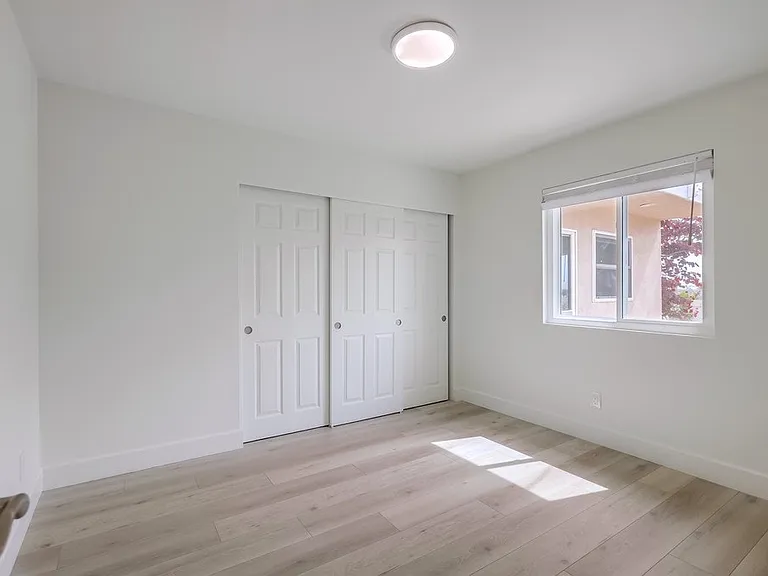 19312 Harding Ln — Photo 28