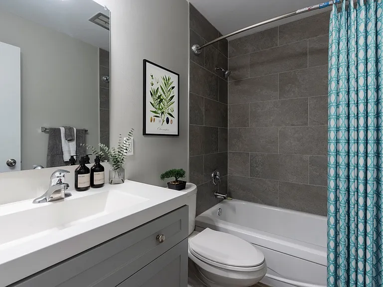 2705 King St E #213 — Photo 3