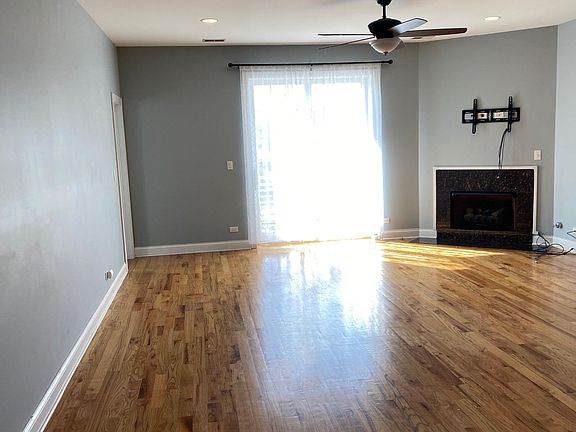 5th image of 4616 N Kenmore Ave APT 205
