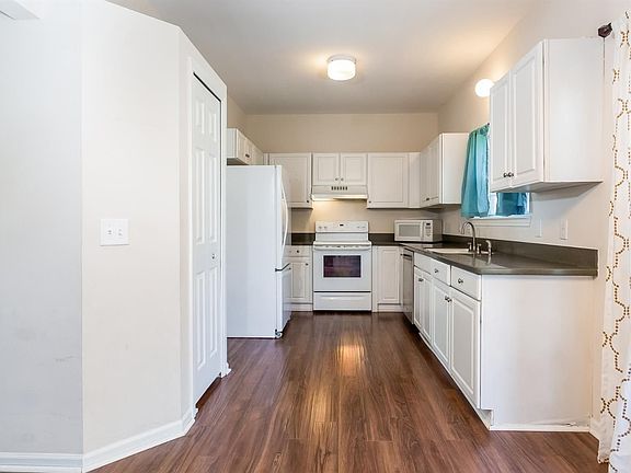 3rd image of 7184 Copper Creek Dr