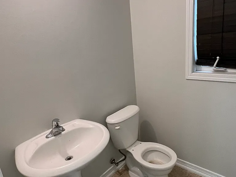 236 Blackburn Dr — Photo 8
