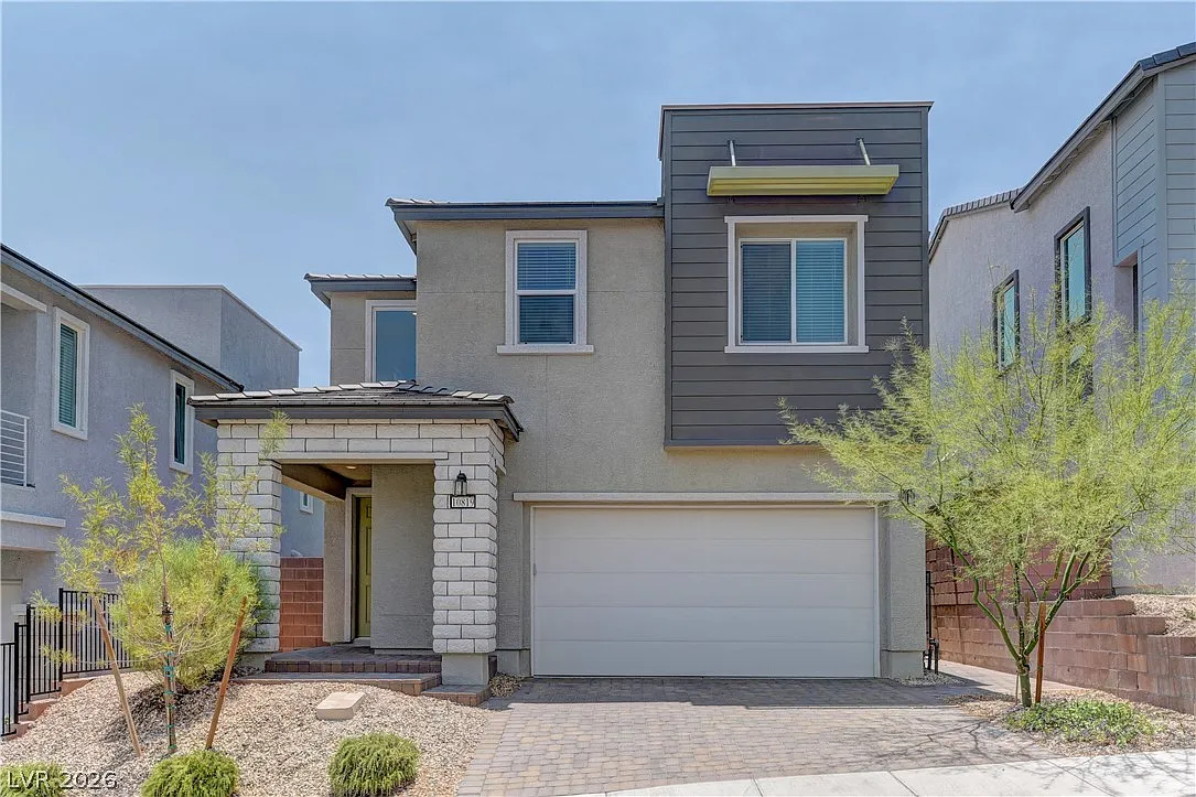3 bed, 2.0 bath, 2213 sqft, $2,300 — Photo 1