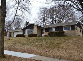 131 Summit St, Hartford, WI 53027
