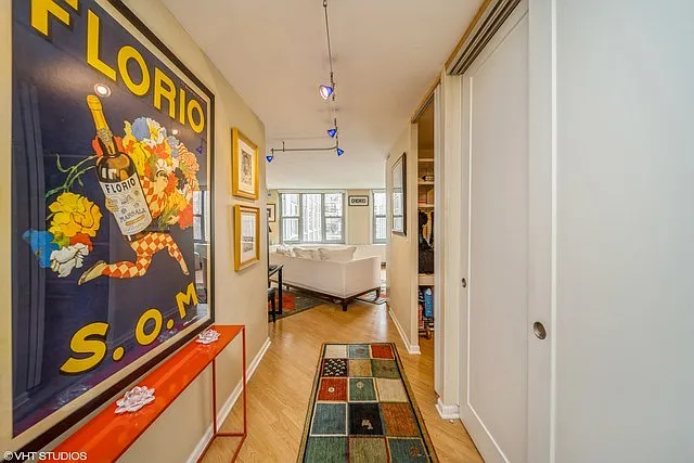 400 E Randolph St #2622 — Photo 2