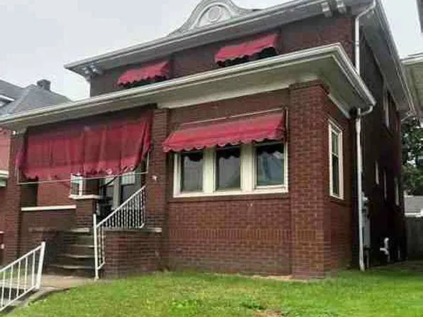 1702 1st St, Moundsville, WV 26041