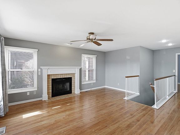 5th image of 1450 S Webb Rd APT 311