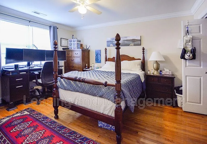 2 bed, 1.0 bath, 810 sqft, $2,430 — Photo 3