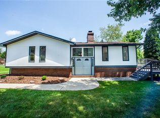 9200 Douglas Fir Dr, Pittsburgh, PA 15239