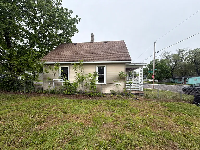 3001 W Seibold St — Photo 4