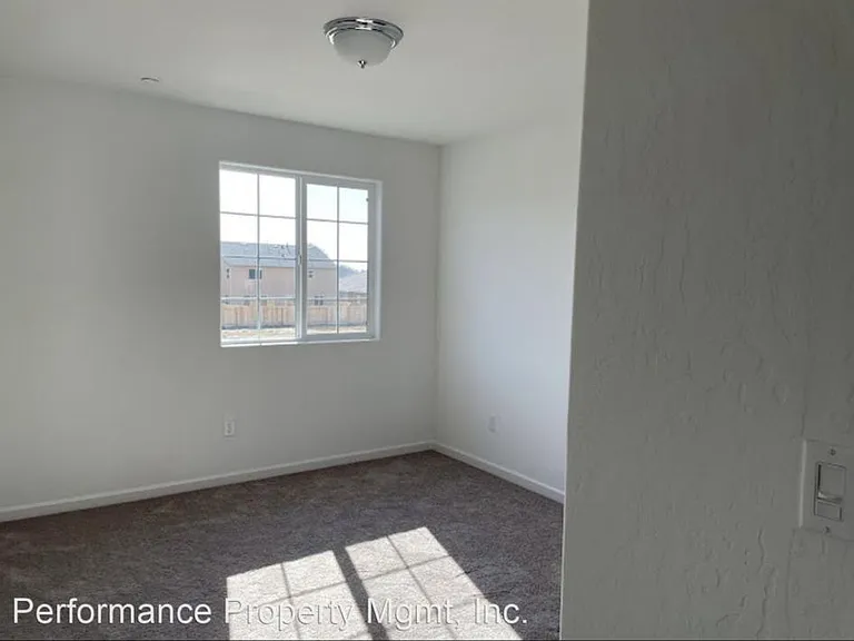 6698 E Adena Ave — Photo 4