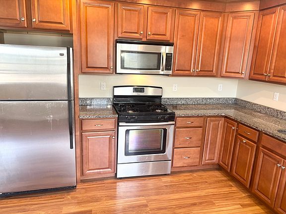 4th image of 17 Pratt St APT 103