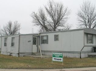 5390 Circle Dr S, Grand Forks, ND 58203