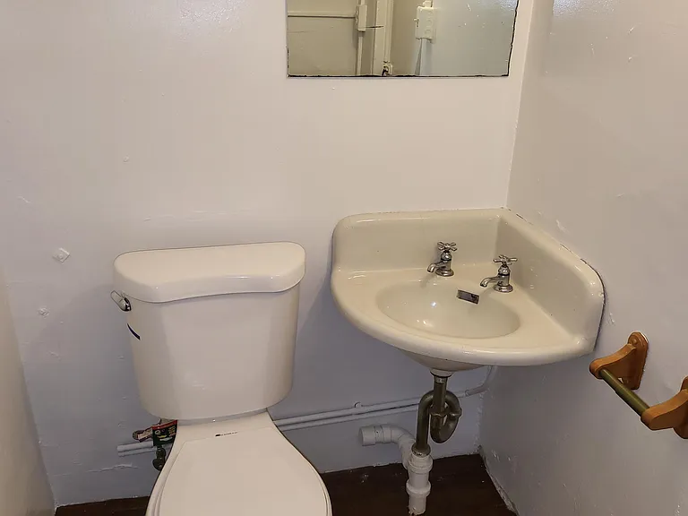 321 W Main St — Photo 8