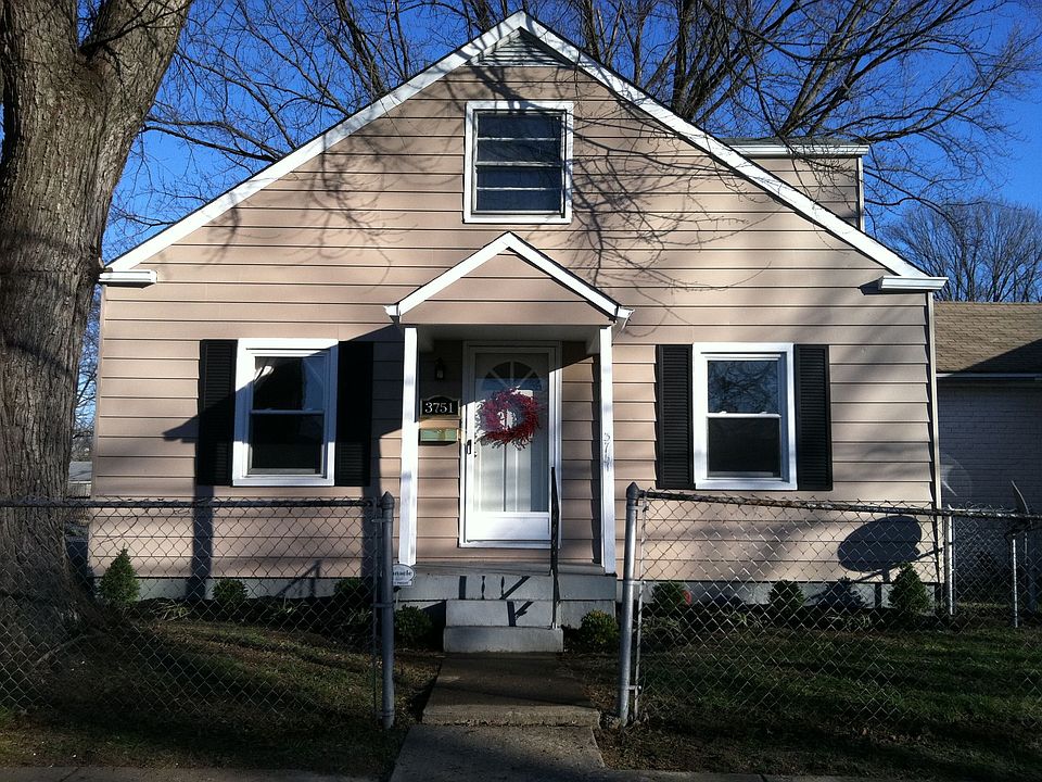 After early 2012 renovation, but before new windows