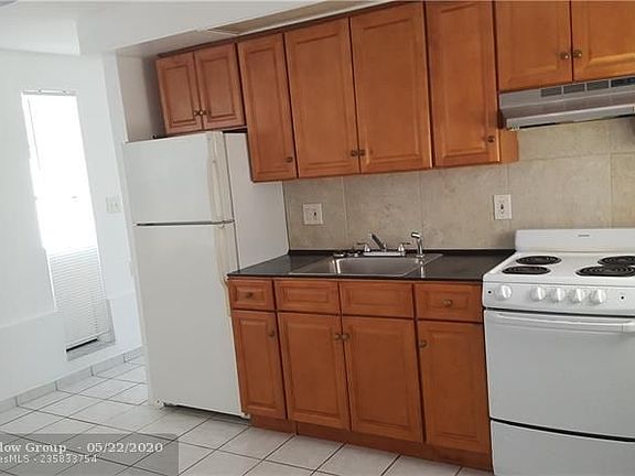 5th image of 31 SW 10th St #3