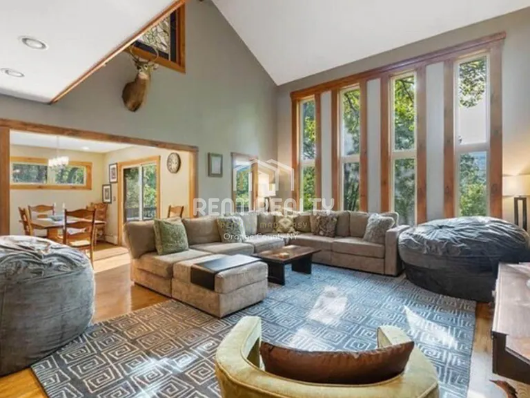 13 Kings Point Ln — Photo 3