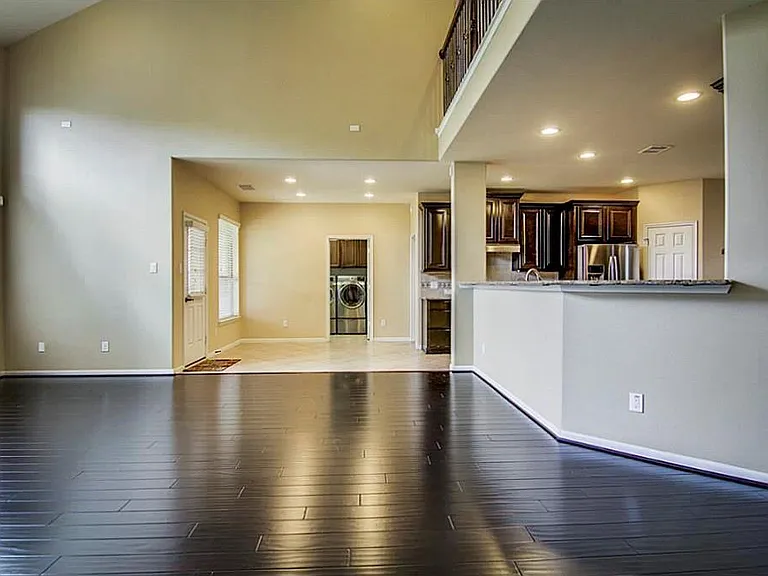10207 White Pines Dr — Photo 8