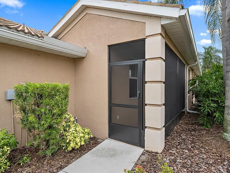 8326 Summer Greens Ter — Photo 38