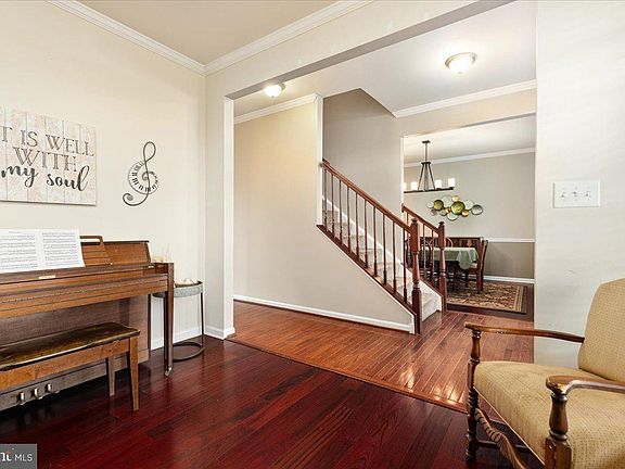 4th image of 115 Matchbox Ct