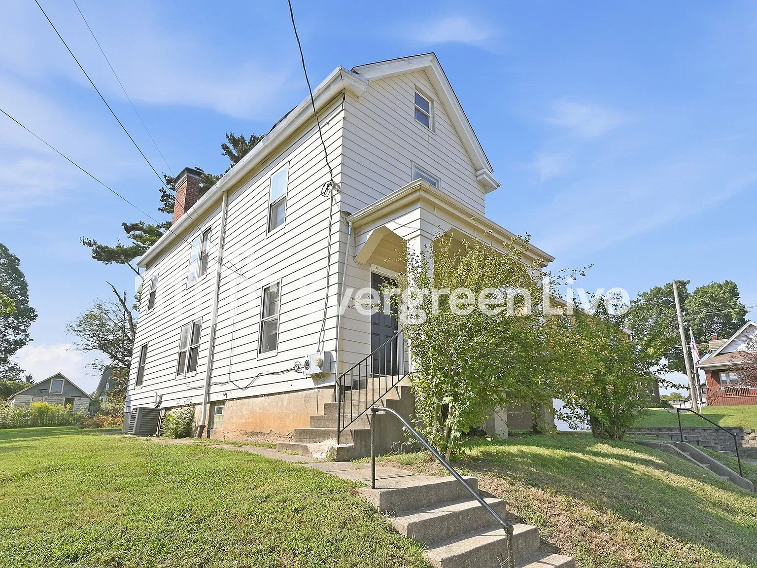 3 bed, 2.0 bath, 1408 sqft, $1,395 — Photo 2