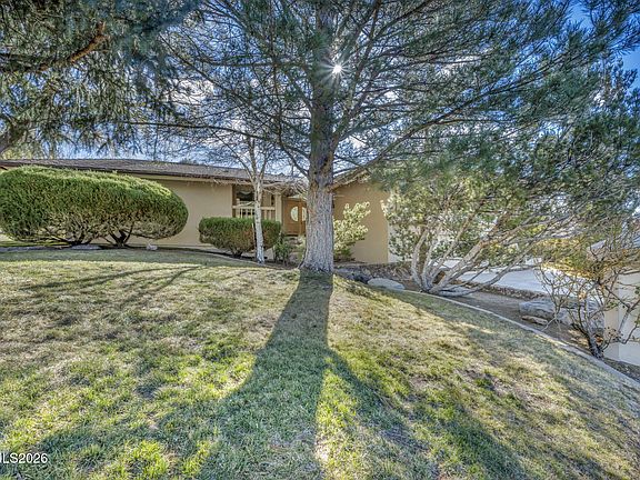 3rd image of 2570 Spinnaker Dr