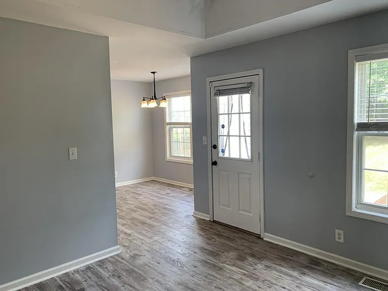 689 Artic Ave — Photo 21