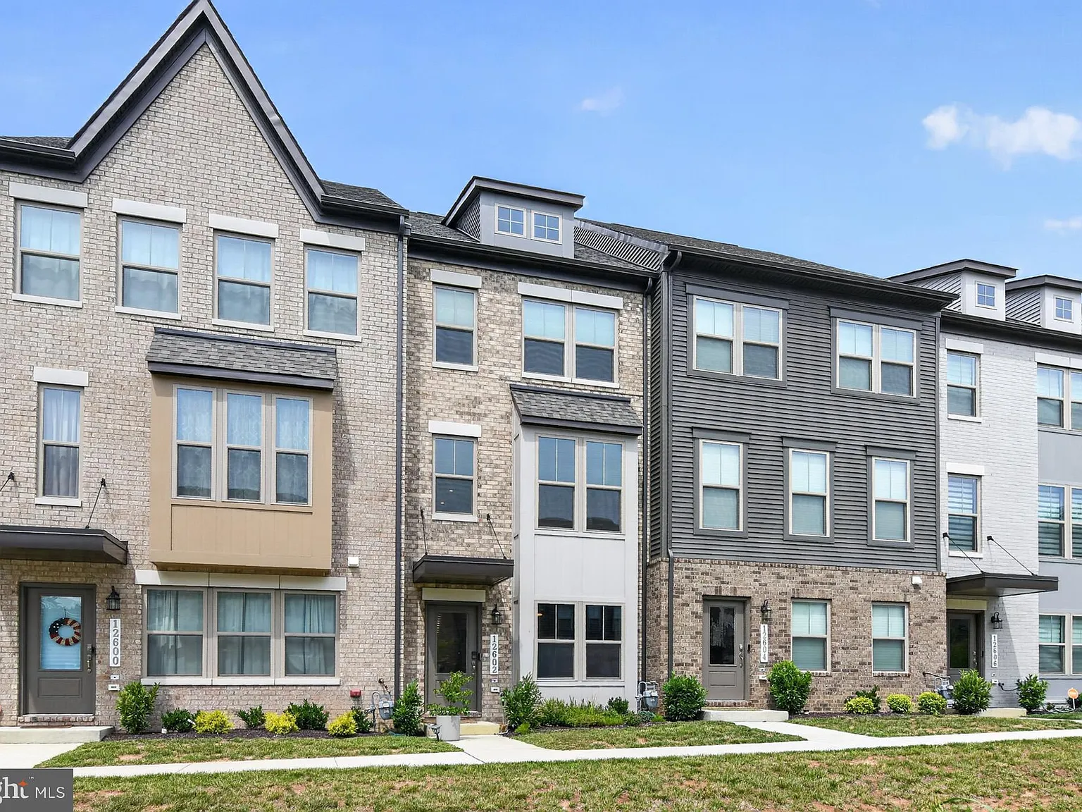 2 bed, 2.5 bath, 1643 sqft, $3,400 — Photo 4