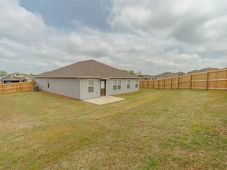 529 Woodcreek Loop — Photo 19