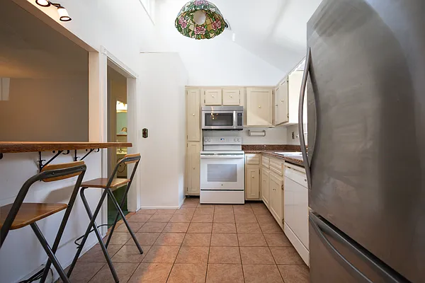 Rented by Remax 1st Choice | media 8