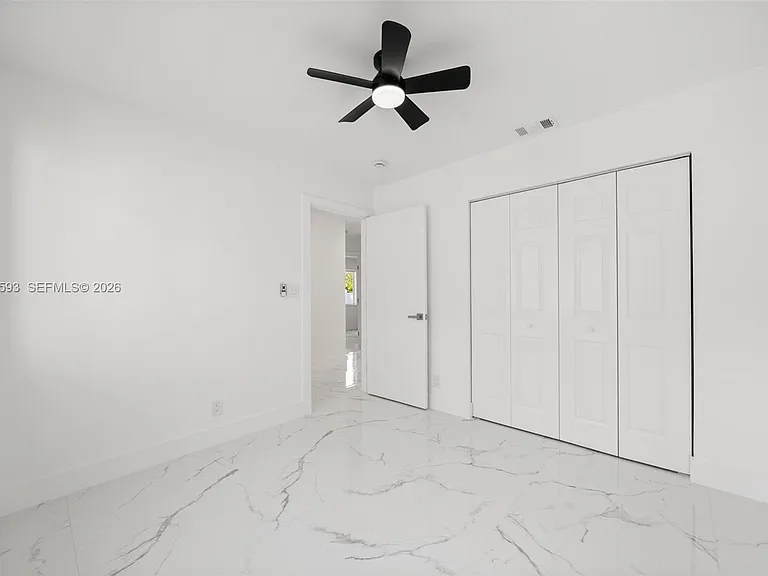 253 SW 4th St — Photo 13