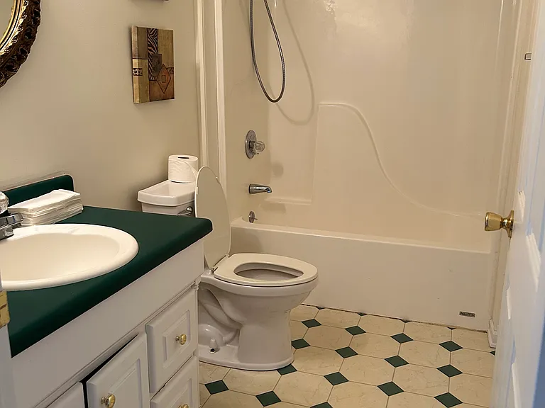 129 Norfolk Cir — Photo 12