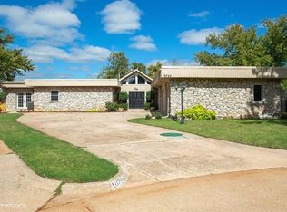 10724 Eastlake Cir, Oklahoma City, OK 73162