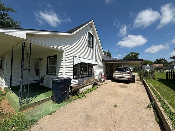 5th image of 613 E Main St